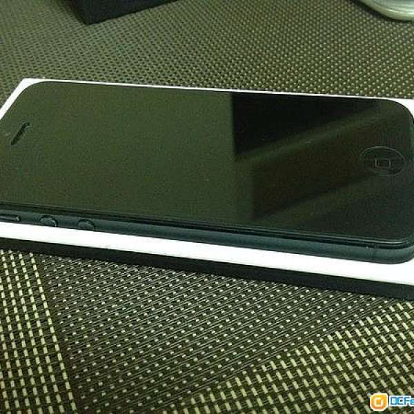 iPhone 5 64GB 行貨黑色 Momax 玻璃貼