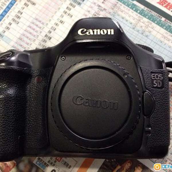 Canon 5D =$ 3800 連 電池x2 8GB CF card (mark I) (not mark II)