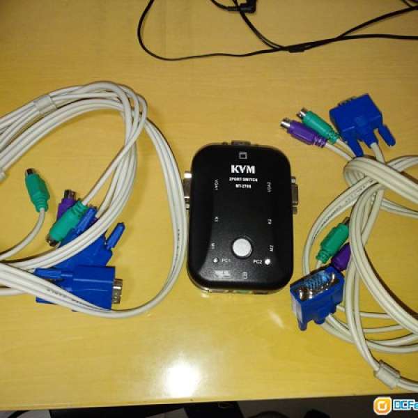 KVM switch with 2xVGA,P/S2 線 (可以兩部PC出一隻mon, ps2 keyboard, mouse)