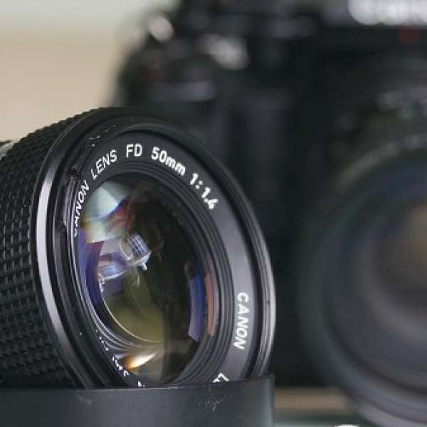 Canon FD 50mm 1.4 with caps and hood