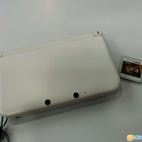 九成新 行貨 港版 白色 3DSXL 3DSLL 有盒齊料 + 行貨 MH4 遊戲 game