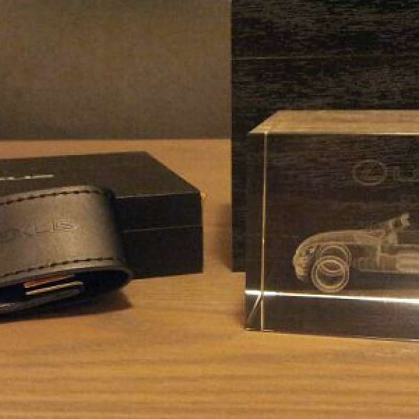Lexus USB車匙扣 + 立體鐳射水晶紙鎮