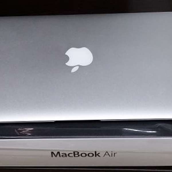 95%新 2011 Macbook Air (11.6 inch)