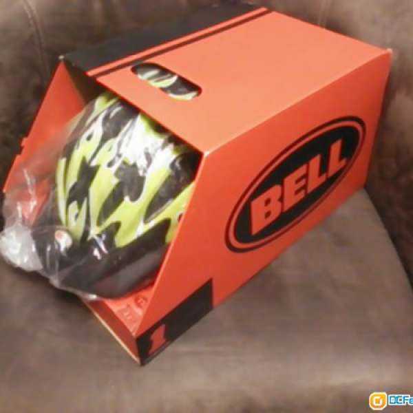 99% New 美國名牌 Bell 超輕一体成型單車頭盔