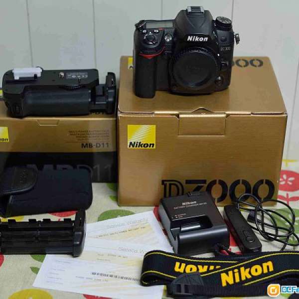 Nikon D7000+MB-D11
