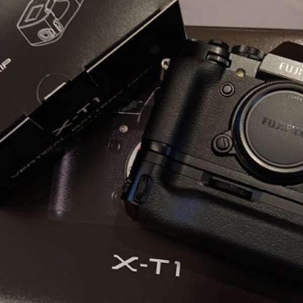 Fujifilm X-T1 (Body) + Vertical Battery Grip VG-XT1 (直倒)