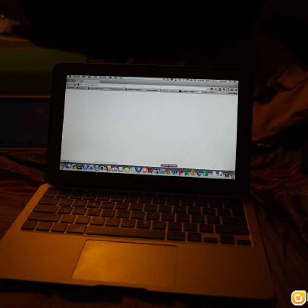 90% new macbook air 11' mid 2011