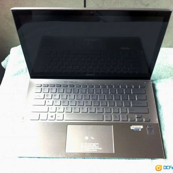 出讓 9X% 新 銀色 Sony VAIO pro 13 Ultrabook