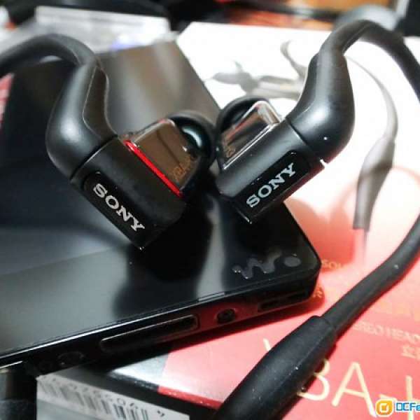 SONY NWZ-F886 + SONY XBA H3 earphone $3200