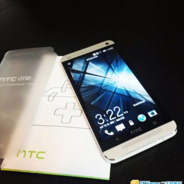 HTC One 32GB M7 行貨 銀色單机跟HTC 保養card