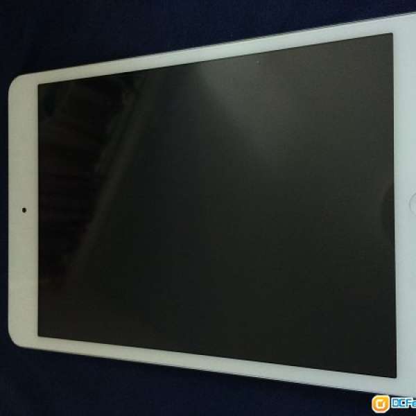 85% new 16g Wifi iPad Mini (white) no warranty 已過保養