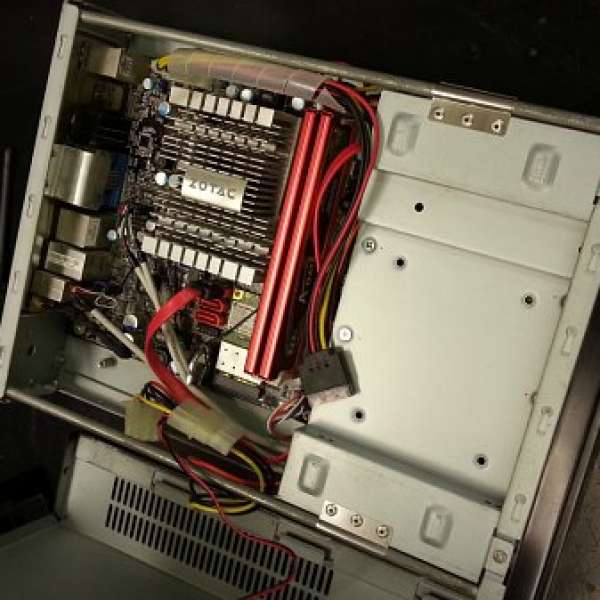 ATOM ITX 330 電腦一部