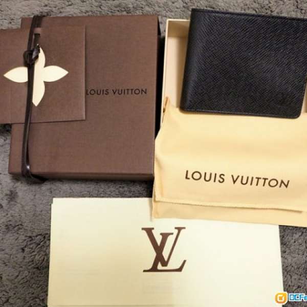 全新 Brand New Louis Vuitton LV Taiga Billfold Wallet 銀包