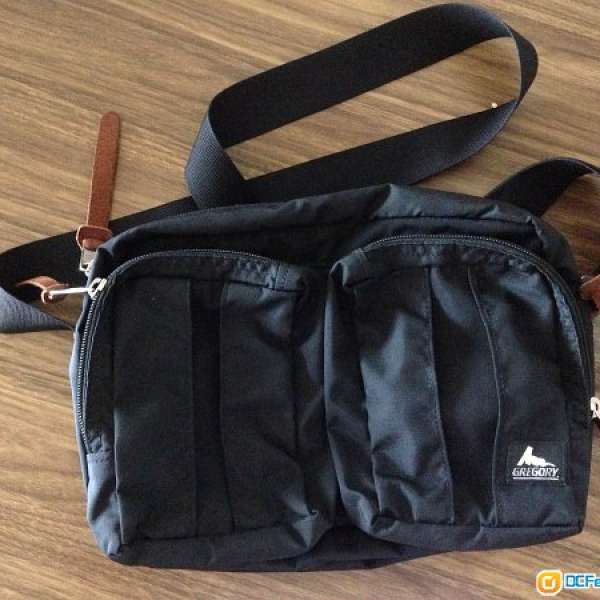 Gregory twin pocket shoulder bag S size black color