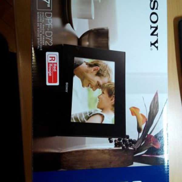 100% New Sony 7" DPF-D72 Digital Photo Frame