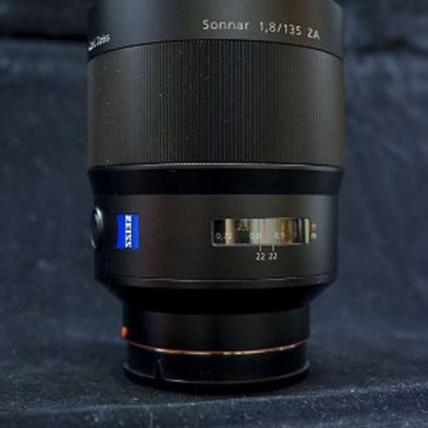 Sony SAL135F18Z Carl Zeiss Sonnar T* 135mm f/1.8 ZA