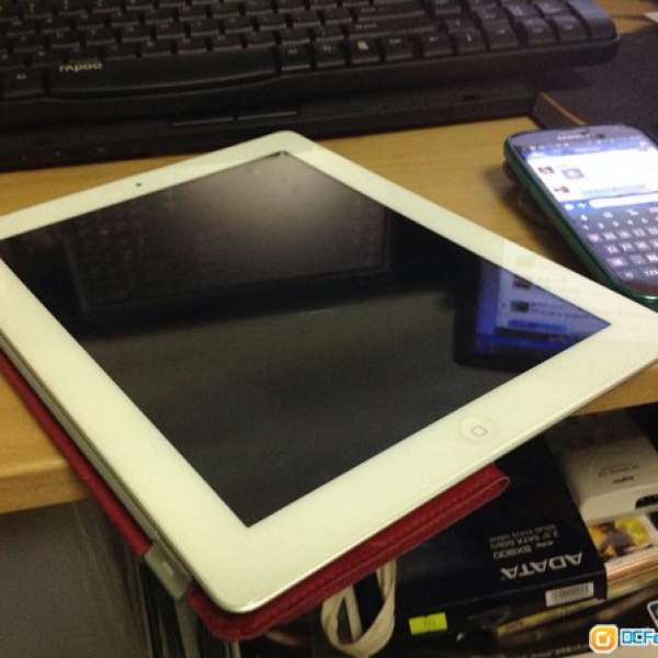 The New IPAD 3 32G WIFI+4G 有花有凹一角! 白色 無保! 2250 可議