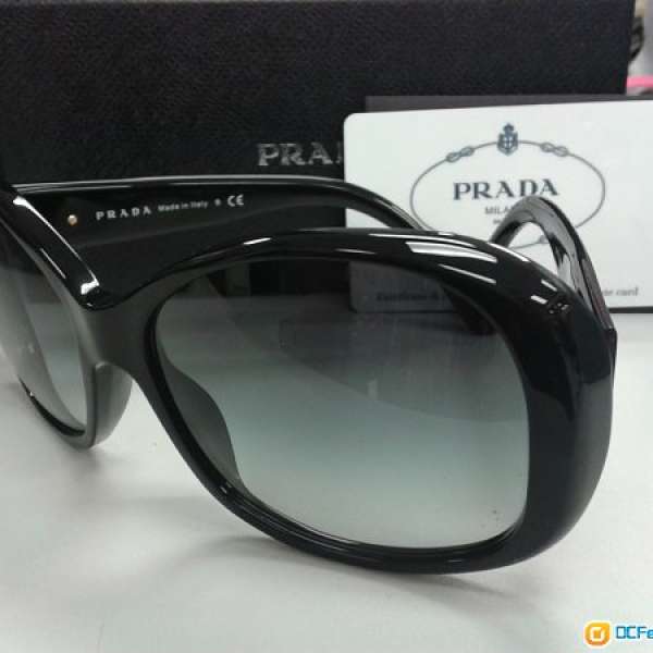 99% NEW Prada 2011 年款太陽眼鏡