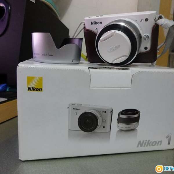 Nikon J1 + 10-30 kit (White)