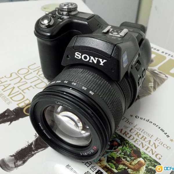 Sony F828 F2.0-2.8 28-200mm