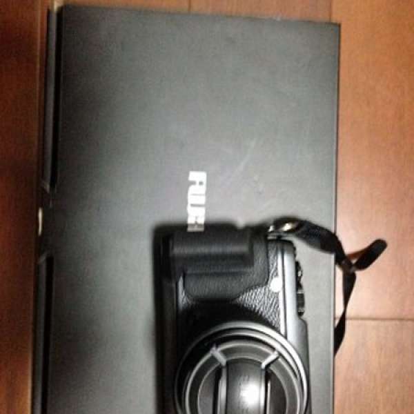 Fujifilm XE-1 (黑色) XF 35 1.4 Kit Set  连Handgrip