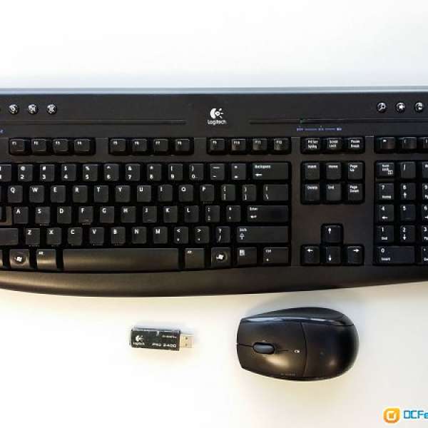 Logitech 無影手 Pro 2400 無線滑鼠鍵盤組