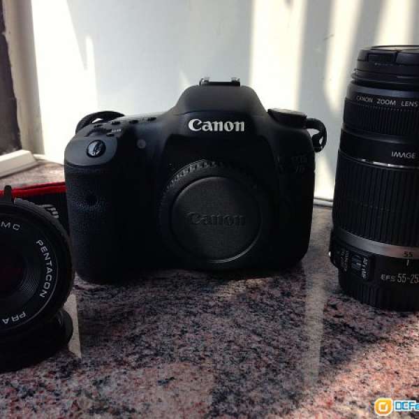 Canon EOS 7D + EF-S 55-250 + Prakticar 50/2.4