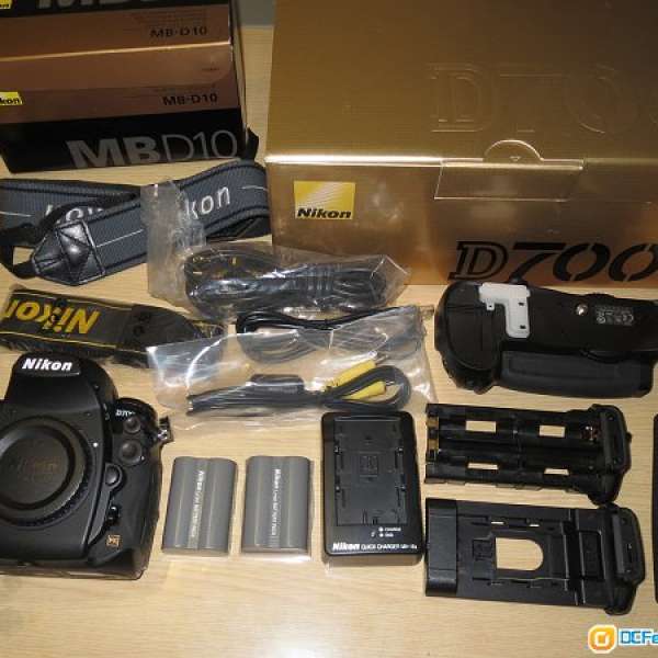 Nikon D700 + MB-D10 9成新 行貨 Full Set