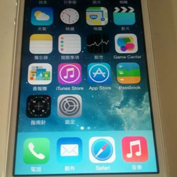 IPhone 5 白色16GB ,水貨，95新，同行貨一樣，可用任何台,3G/4G。LTE