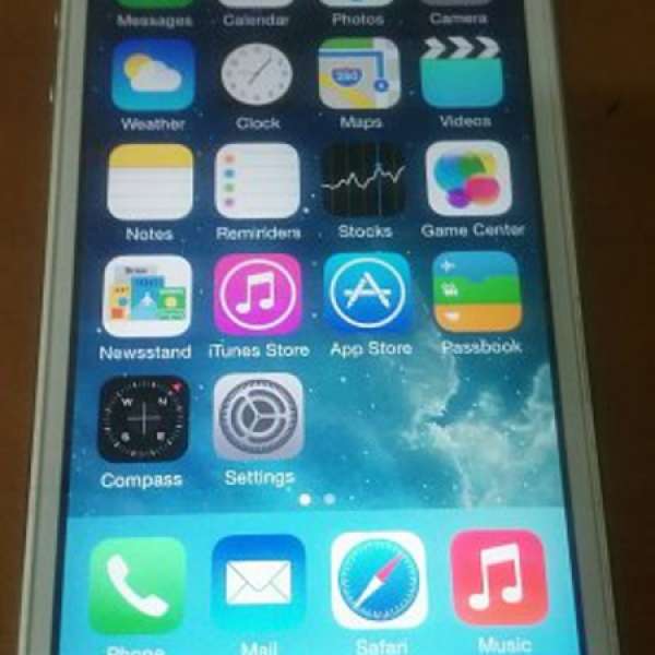    iphone 5 白色16GB 水貨無鎖版 ,可用任何台,3G/4G/LTE-同行貨一樣.