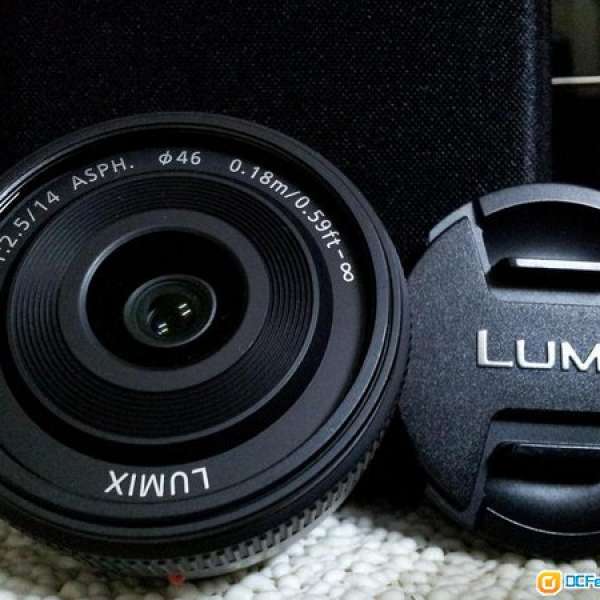 Panasonic Lumix 14mm f2.5 全黑 Pancake Len ( m4/3 , GX1 ,2 3, GH2,3 )
