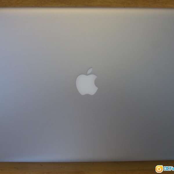 Macbook Pro 17 Mid 2009  90% new 100% work