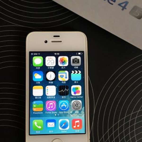 iPhone 4S 白色行貨CSL出機 16GB 90% new 全套有盒齊配件