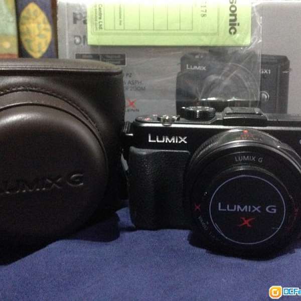 Panasonic Lumix GX1 with 1442X kit lens