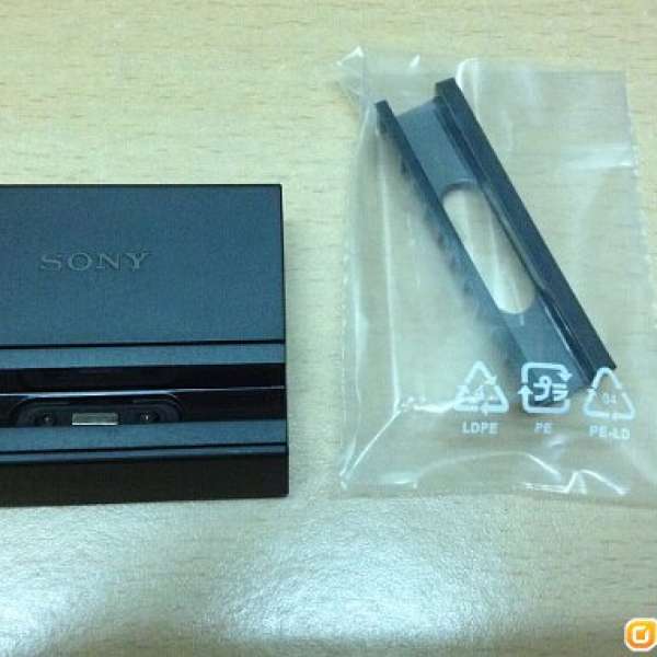 NEW：全新Sony Z2原裝docking,USB磁力充電座(DK36),送磁石充電線或者9H鋼化高清玻璃...
