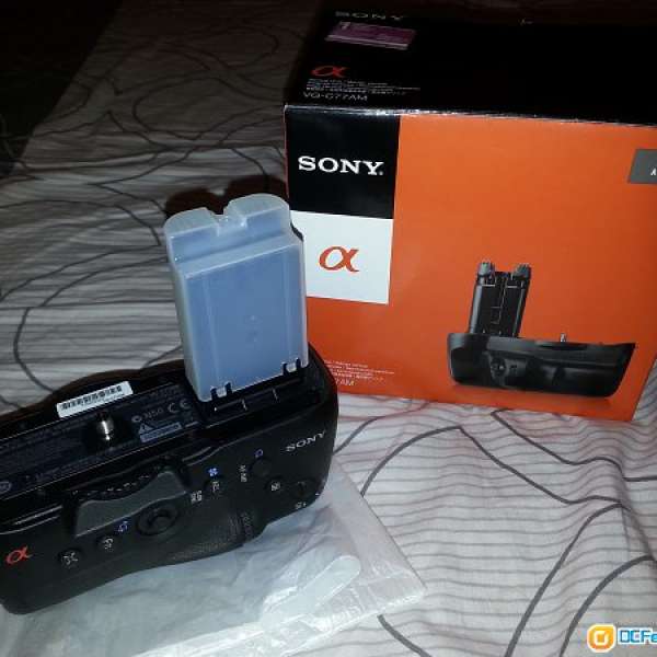 Sony A77 & A77II VG-C77AM 直倒 (95% New)