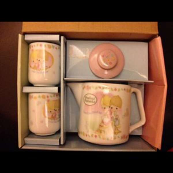 100%全新Precious Moments Porceiain Tea Set+Pm 木製日曆連相架