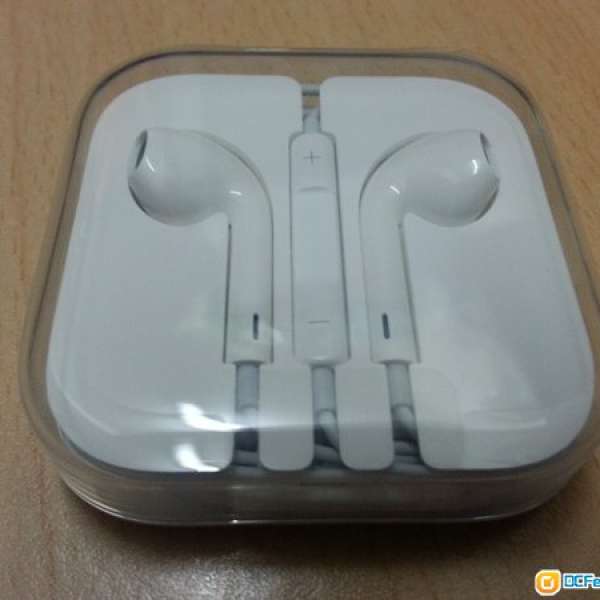 100% 原裝正貨! Apple Earpods蘋果原裝耳機，送鋼化玻璃貼一張！