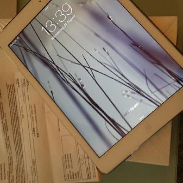 98% New iPad Air 64GB 4G White. 保至2015 3月