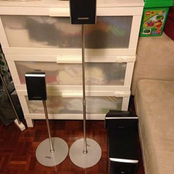 Samsung speaker with stand