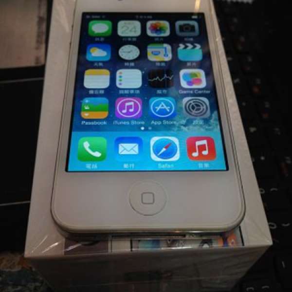 二手行貨iPhone 4S 16gb 白色 90%新。