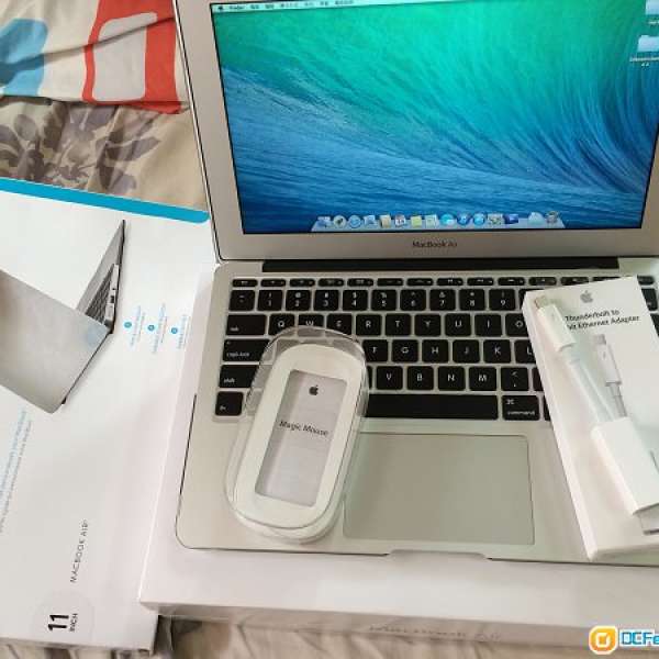 出售9成新MacBook air 2014版只買左半個月連原裝Magic mouse