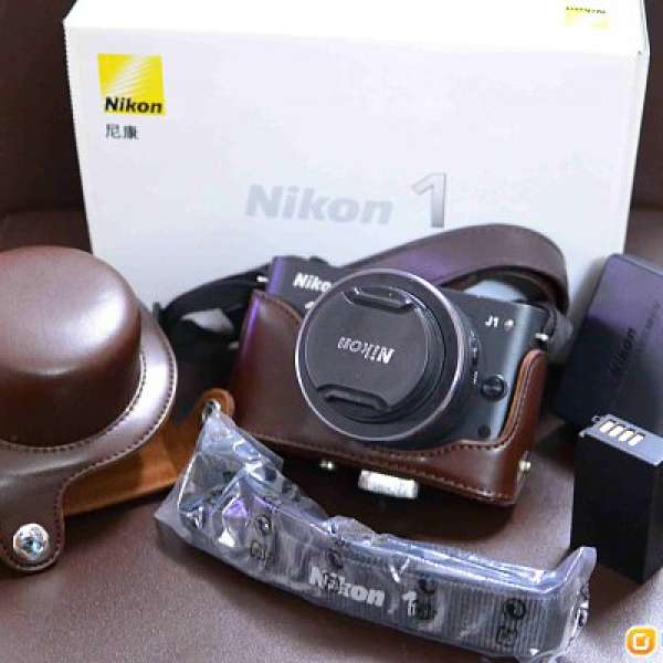 Nikon 1 J1 Kit (10-30mm) 黑色