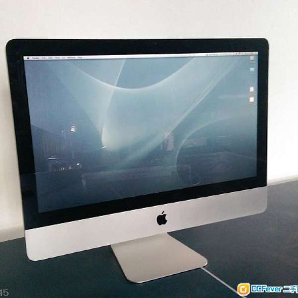 90% new Late 2009 Imac 21.5" with 256 SSD & 8G ram