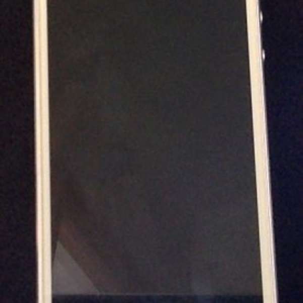 白色iphone5s 32GB，約90%新，原配件齊全，iOS8，$4500