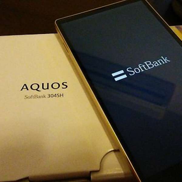 Softbank Aquos phone, 304SH, gold