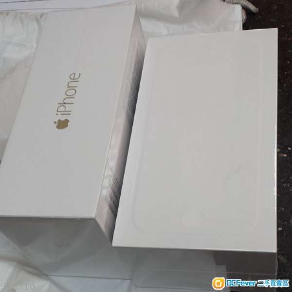 出售  iPhone 6    細金  64Gb   (香港行貨，全套未開封，有單據)