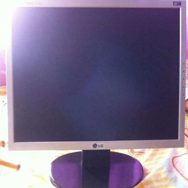 LG 17吋 LCD monitor (Model: L1753S)