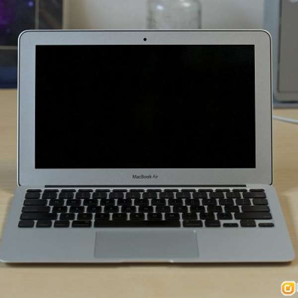 Apple Macbook Air 11" C2D1.4/ 2GB / Geforce 320m / 64GB