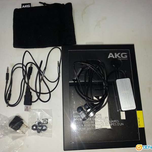 AKG 抗噪系列耳機 K391NC